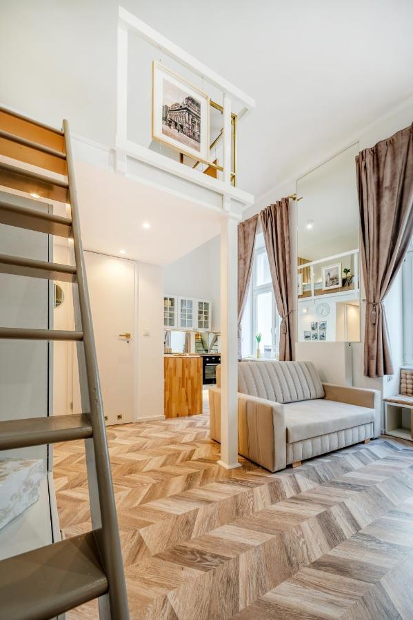 - Fireplace, Location By Rentujemy Apartment Lodz (Lodz)